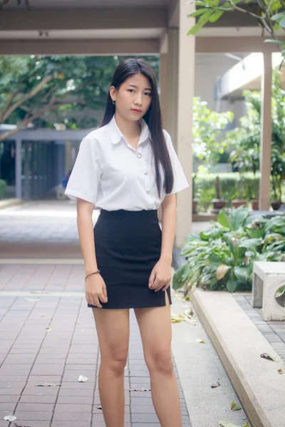 Tailandês Adulto Estudante Universidade Uniforme Bela Menina Sorriso Relaxar — Fotografia de Stock