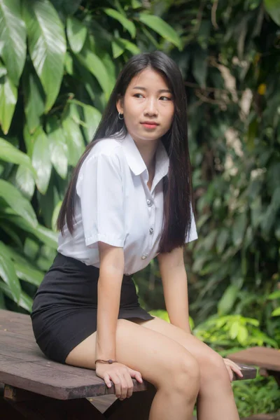 Thai Adulte Étudiant Université Uniforme Belle Fille Sourire Détendre — Photo