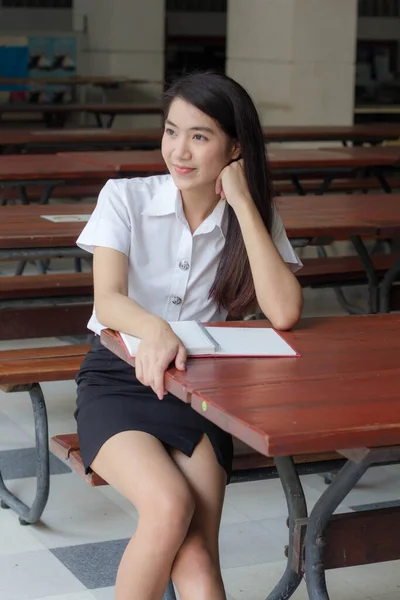 Tailandés Adulto Estudiante Universidad Uniforme Hermosa Chica Leer Libro — Foto de Stock