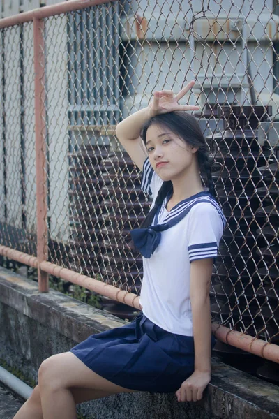 Japansk Teenager Smuk Pige Studerende Uniform Glad Slappe - Stock-foto