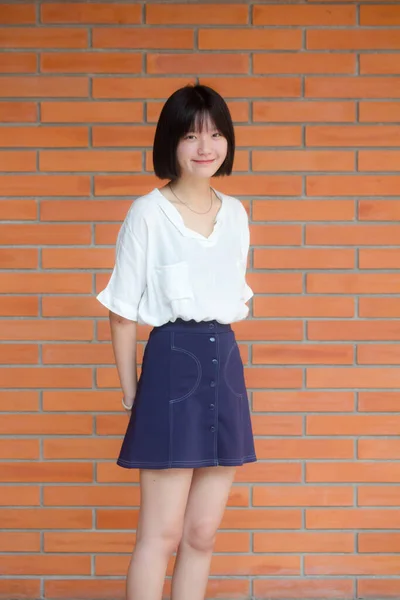 Asia Thai Teen Capelli Corti Bianco Shirt Bella Ragazza Sorriso — Foto Stock
