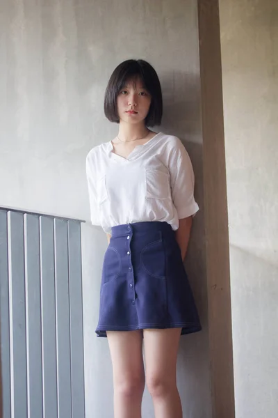 Asia Thai Teen Cheveux Courts Shirt Blanc Belle Fille Sourire — Photo