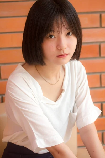 Asia Thai Teen Short Hair White Shirt Beautiful Girl Smile — Stockfoto