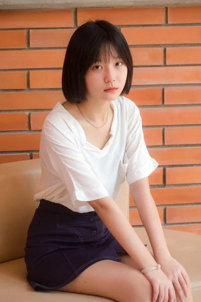 Asia Thai Teen Short Hair White Shirt Beautiful Girl Smile — Stockfoto