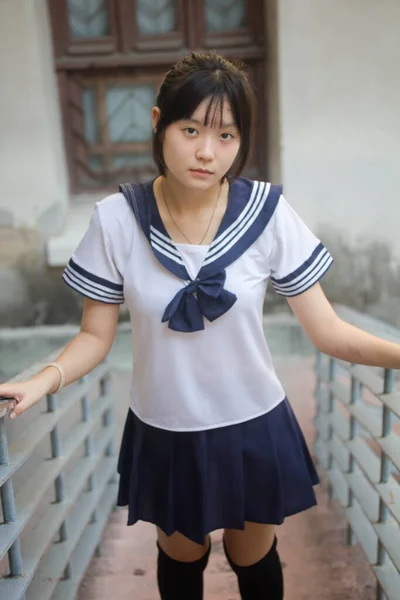 Japans Tiener Mooi Meisje Student Glimlach Ontspannen — Stockfoto