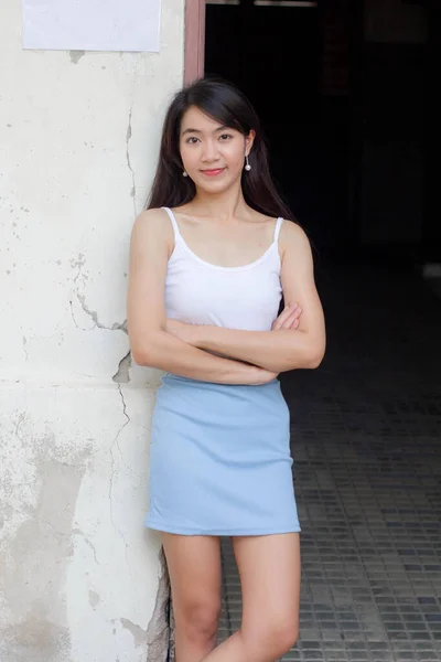 Retrato Tailandés Adulto Hermosa Chica Blanca Camisa Azul Claro Falda — Foto de Stock
