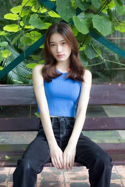 Portrait Thai Chine Adulte Belle Fille Chemise Bleue Jeans Noir — Photo