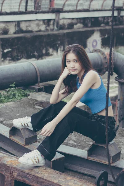 Portrait Thai Chine Adulte Belle Fille Chemise Bleue Jeans Noir — Photo