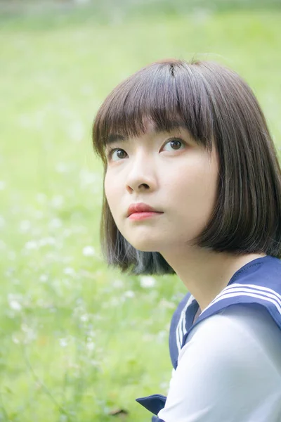 Japonais Adolescent Belle Fille Dans Étudiant Sourire Détendre — Photo