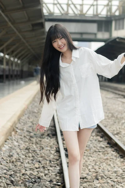 Retrato Tailandês Japão Adulto Linda Menina Branca Camisa Azul Jeans — Fotografia de Stock