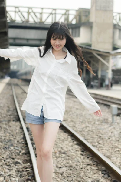 Retrato Tailandês Japão Adulto Linda Menina Branca Camisa Azul Jeans — Fotografia de Stock