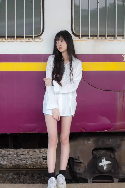 Retrato Tailandês Japão Adulto Linda Menina Branca Camisa Azul Jeans — Fotografia de Stock