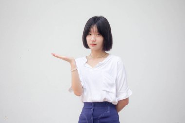 Asia Thai Teen White tişörtü Güzel kız elini göster