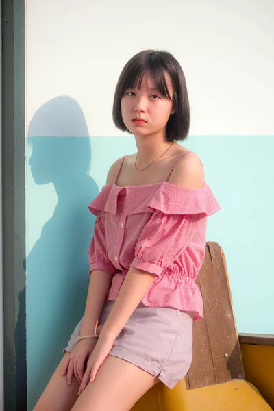 Ázsiai Tini Rózsaszín Póló Gyönyörű Lány — Stock Fotó