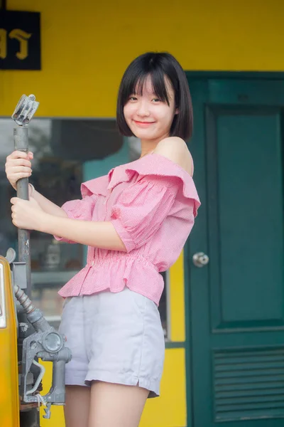 Asia Thai Teen Rosa Shirt Bella Ragazza Sorriso Relax — Foto Stock