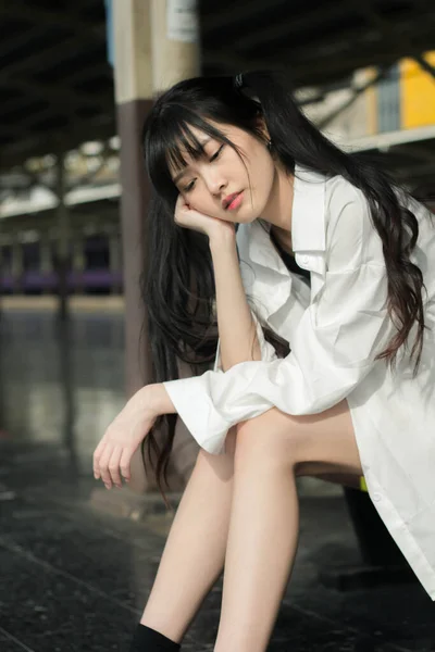 Retrato Tailandês Japão Adulto Linda Menina Branca Camisa Azul Jeans — Fotografia de Stock