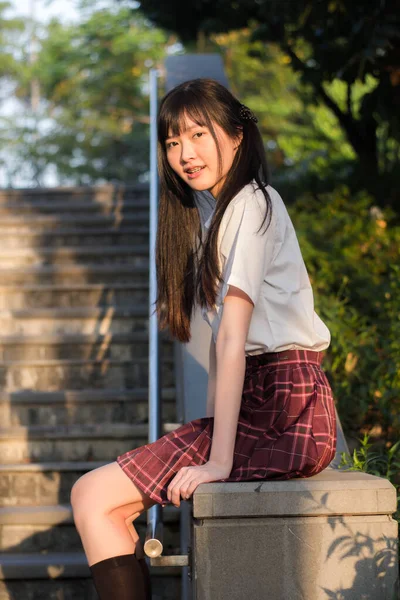 Japonés Adolescente Hermosa Chica Estudiante Sonrisa Relajarse — Foto de Stock