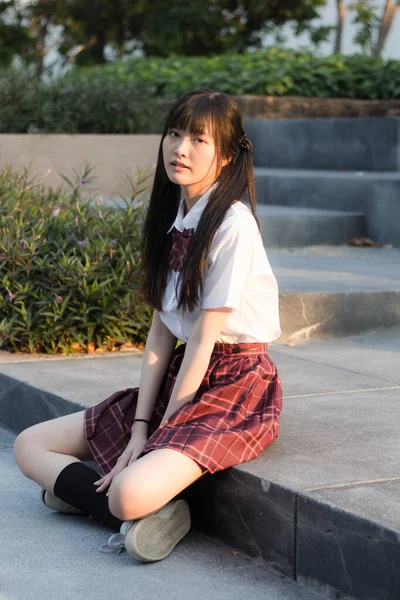 Japonês Teen Bela Menina Estudante Sorriso Relaxar — Fotografia de Stock