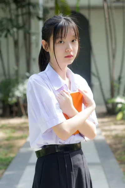 Asia Tailandesa Escuela Secundaria Estudiante Uniforme Hermosa Chica Sonrisa Relajarse — Foto de Stock