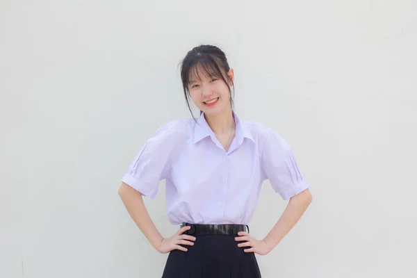 Asia Tailandesa Escuela Secundaria Estudiante Uniforme Hermosa Chica Sonrisa Relajarse —  Fotos de Stock