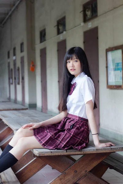 Ιαπωνική Έφηβος Όμορφο Κορίτσι Στο Φοιτητικό Χαμόγελο Και Χαλαρώσετε — Φωτογραφία Αρχείου