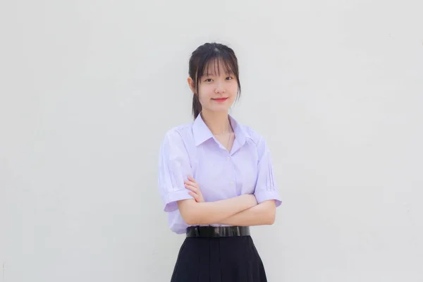 Azjatyckie Tajskie Liceum Student Mundur Piękny Dziewczyna Uśmiech Relaks — Zdjęcie stockowe