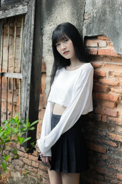 Portrait Von Thai Adult Beautiful Girl White Shirt Black Rock — Stockfoto