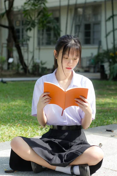 Ásia Tailandês Estudante Ensino Médio Uniforme Bela Menina Sorriso Relaxar — Fotografia de Stock