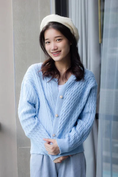 Asia Thai Teen Light Blue Shirt Beautiful Girl Smile Relax — Φωτογραφία Αρχείου