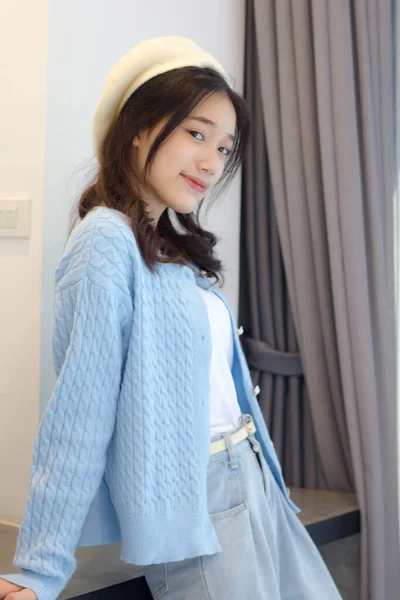 Asia Thai Teen Light Blue Shirt Beautiful Girl Smile Relax — 图库照片