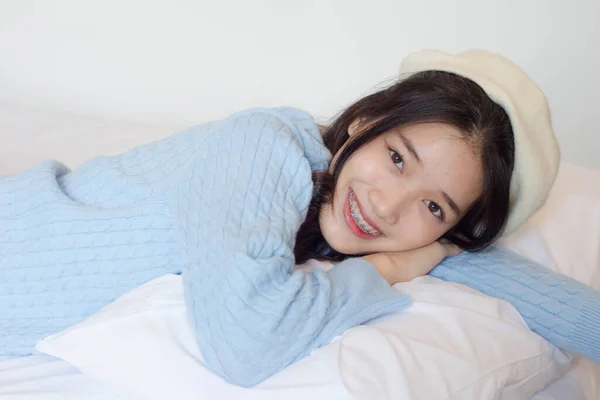 Asia Thai Teen Light Blue Shirt Beautiful Girl Smile Relax — Φωτογραφία Αρχείου