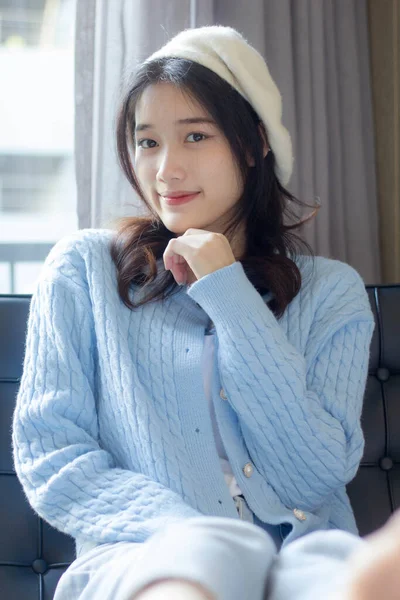 Asia Thai Teen Light Blue Shirt Beautiful Girl Smile Relax — Stok fotoğraf