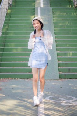 Asia thai teen blue dress güzel kız gülümse ve rahatla