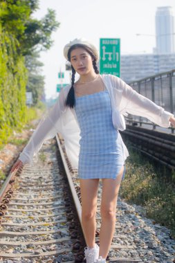 Asia thai teen blue dress güzel kız gülümse ve rahatla