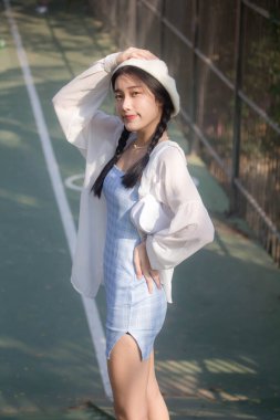 Asia thai teen blue dress güzel kız gülümse ve rahatla