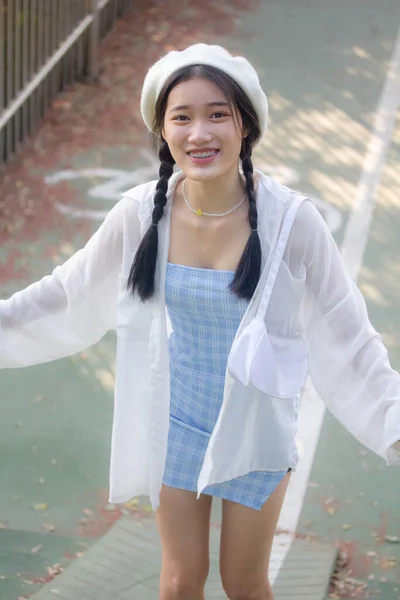 Asia Thai Teen Vestito Blu Bella Ragazza Sorriso Relax — Foto Stock