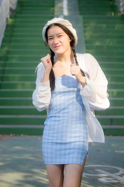 Asia Thai Teen Blue Dress Güzel Kız Gülümse Rahatla — Stok fotoğraf