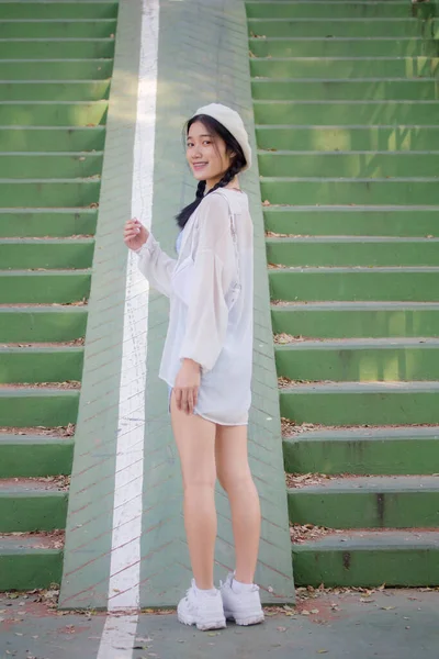 Asia Tailandesa Adolescente Azul Vestido Hermosa Chica Sonrisa Relajarse — Foto de Stock