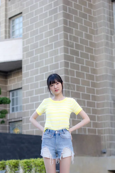 Portrait Thai China Adult Beautiful Girl Yellow Shirt Blue Jeans — 스톡 사진