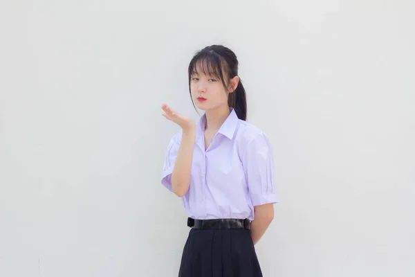 Asia Tailandesa Escuela Secundaria Estudiante Uniforme Hermosa Chica Enviar Beso —  Fotos de Stock