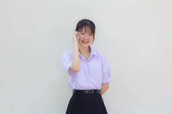 Asia Tailandesa Escuela Secundaria Estudiante Uniforme Hermosa Chica Llamando Smartphone — Foto de Stock