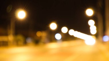 Sokak ışıklarının bulanık arkaplanı 