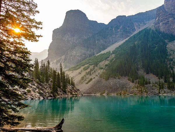 Emerald Νερό Moraine Lake Banff Εθνικό Πάρκο Αλμπέρτα Καναδάς — Φωτογραφία Αρχείου