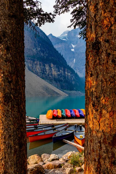 Canoe Moraine Lake Banff National Park Alberta Canada — Foto Stock