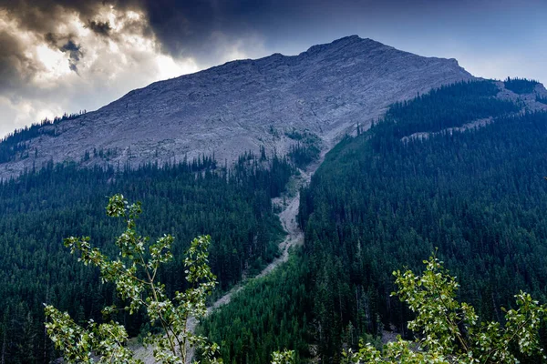 Μια Βόλτα Κατά Μήκος Sunshine Mountain Road Banff Εθνικό Πάρκο — Φωτογραφία Αρχείου