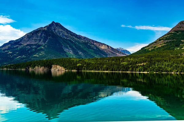 Passeio Barco Upper Waterton Lakes Waterton Lakes National Park Alberta — Fotografia de Stock