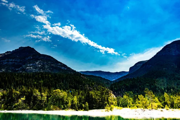 Waterton Gölleri Nin Yukarısında Tekne Turu Waterton Gölleri Ulusal Parkı — Stok fotoğraf