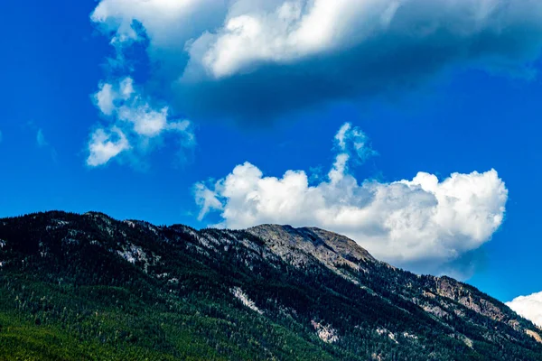 Mount Hunter Kicking Horse Riveryoho National Park British Columbia Canada — стоковое фото