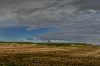 Porter Butte, Diz Tepesi Bölgesi Alberta Kanada 'da yükseliyor.