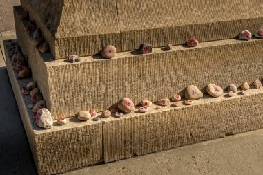Askeri Mezarlık ve Cenotaph Kırmızı Geyik Alberta Kanada